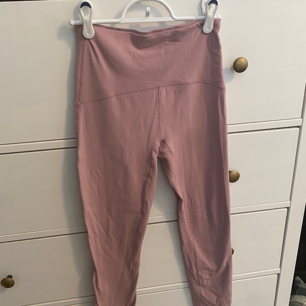 Light pink ivvia's also known as Lululemon.